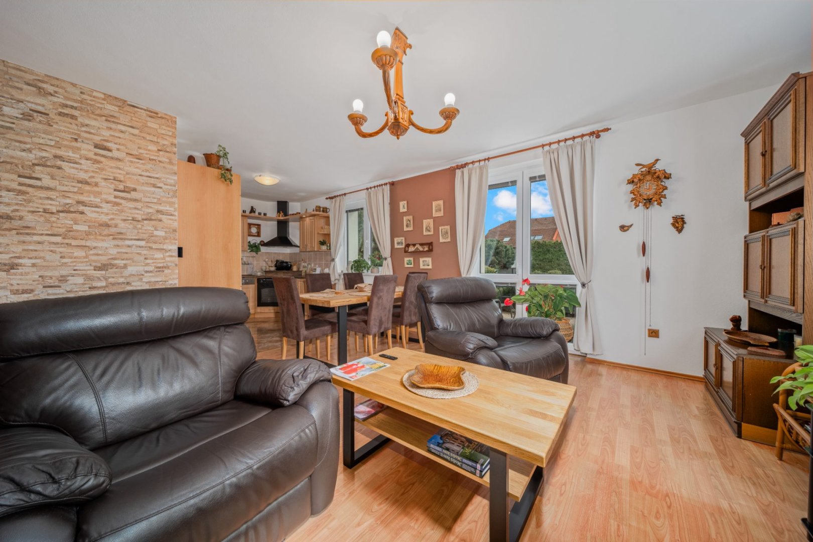Prostorný rodinný dům (184 m²) se zahradou a garáží v obci Býšť — foto 6