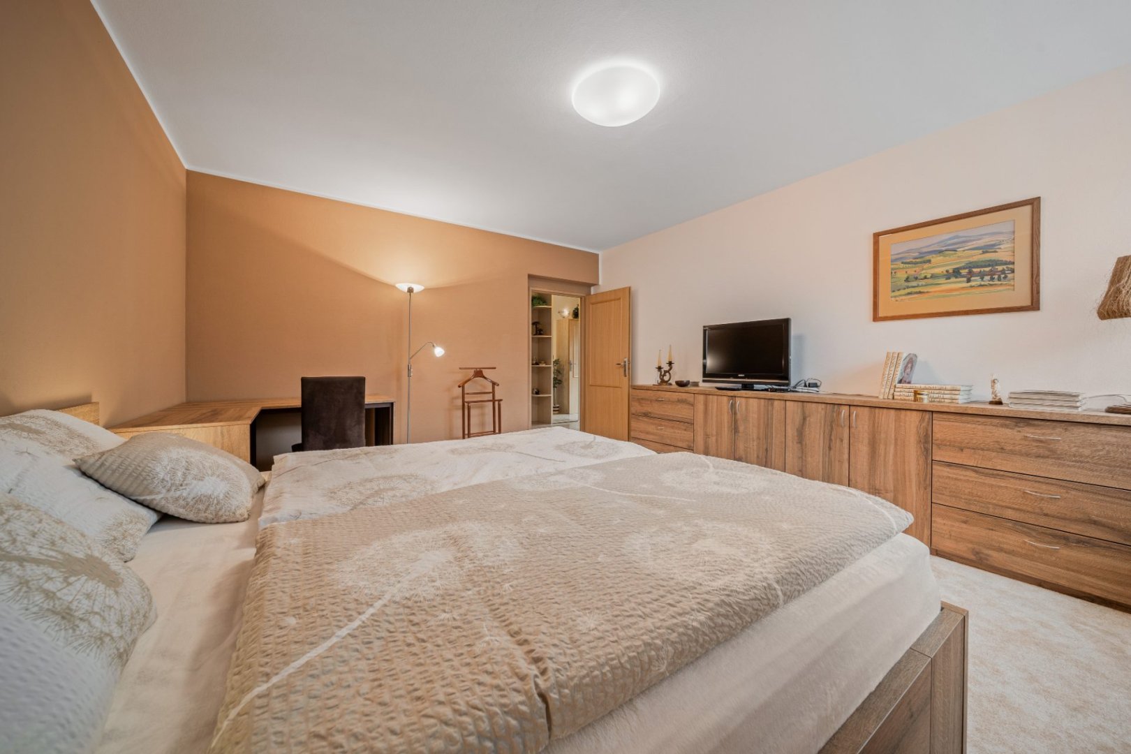 Prostorný rodinný dům (184 m²) se zahradou a garáží v obci Býšť — foto 8