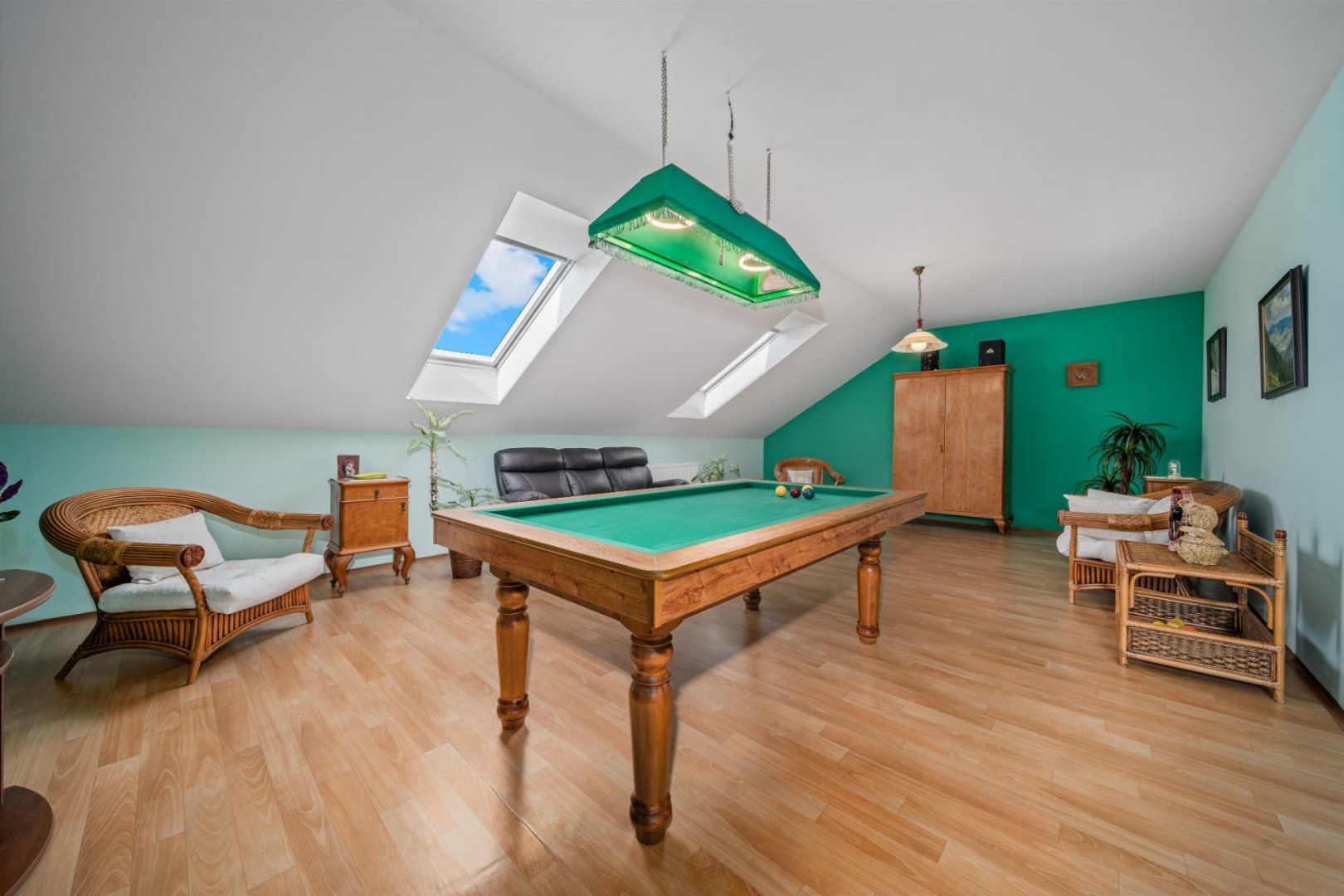 Prostorný rodinný dům (184 m²) se zahradou a garáží v obci Býšť — foto 9