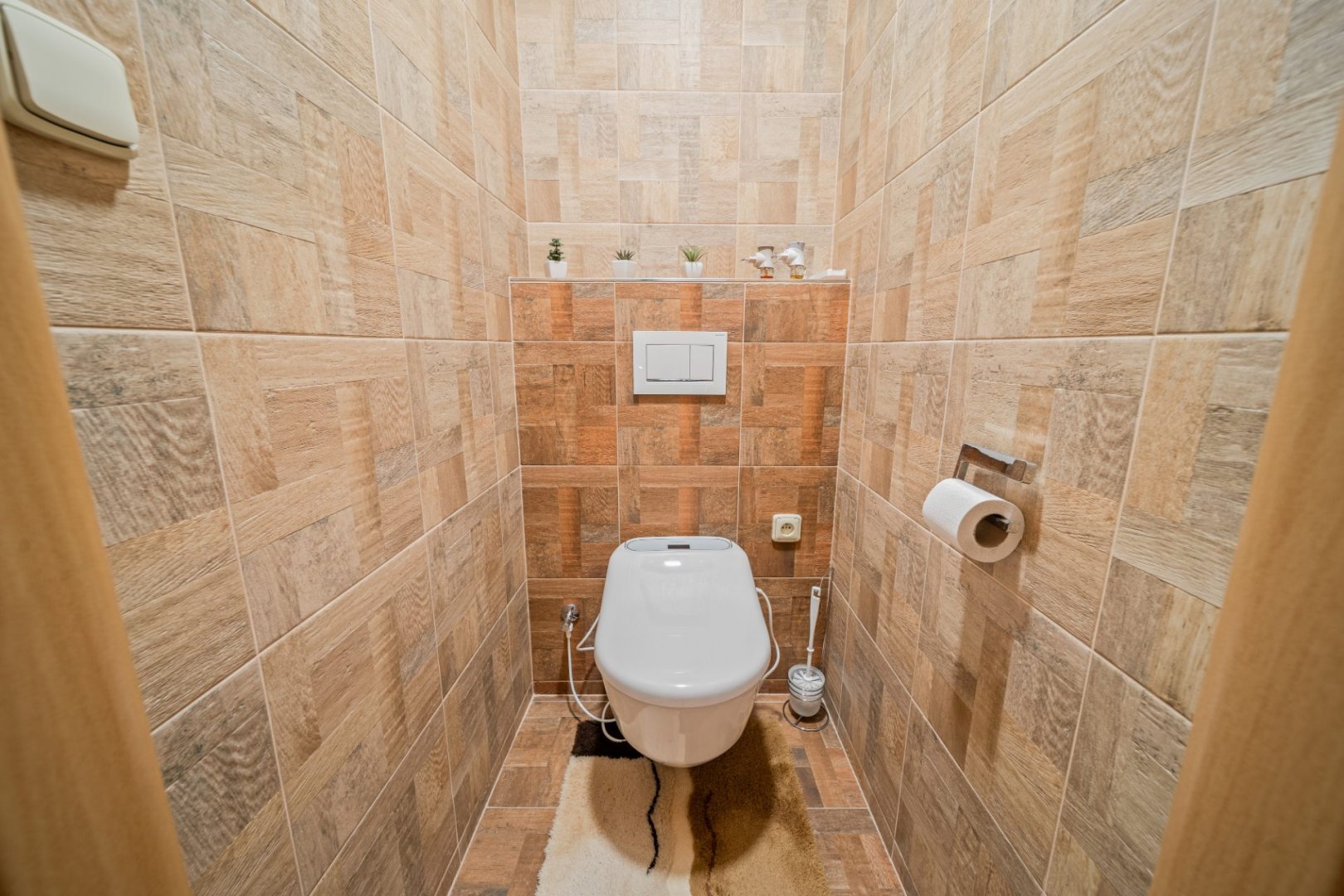 Prostorný rodinný dům (184 m²) se zahradou a garáží v obci Býšť — foto 11