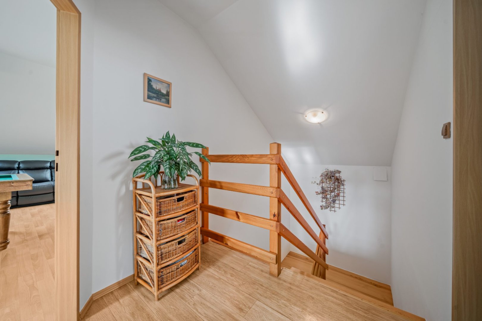 Prostorný rodinný dům (184 m²) se zahradou a garáží v obci Býšť — foto 13