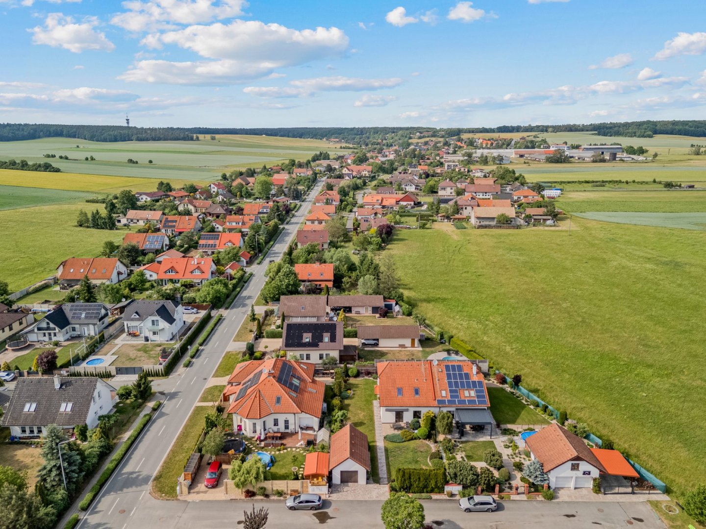 Prostorný rodinný dům (184 m²) se zahradou a garáží v obci Býšť — foto 19