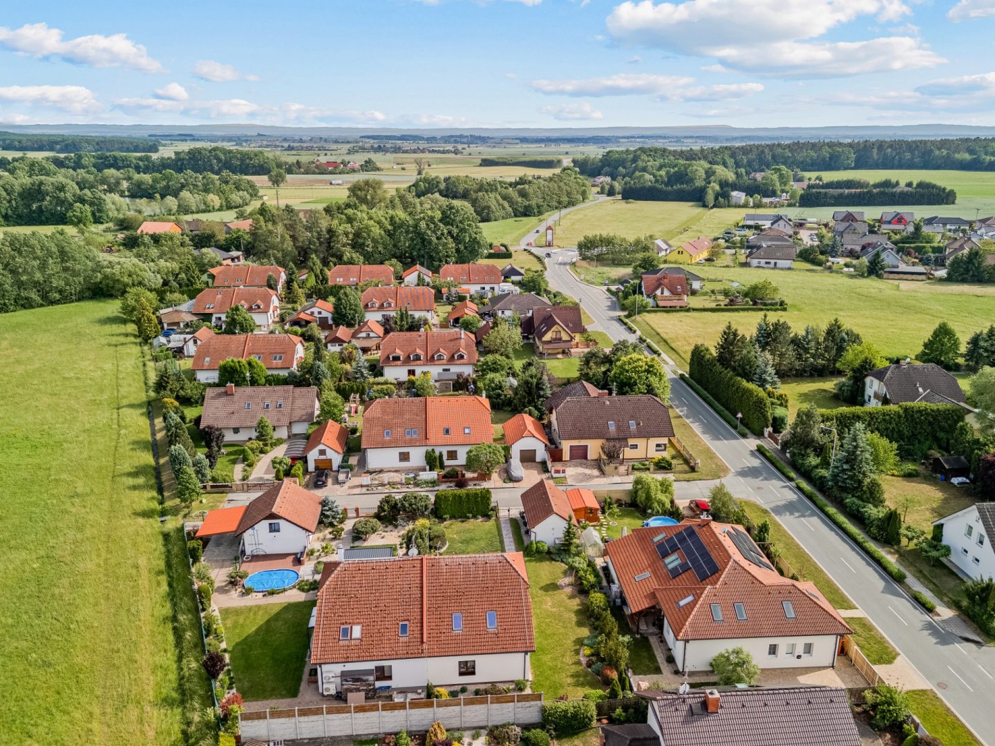 Prostorný rodinný dům (184 m²) se zahradou a garáží v obci Býšť — foto 20