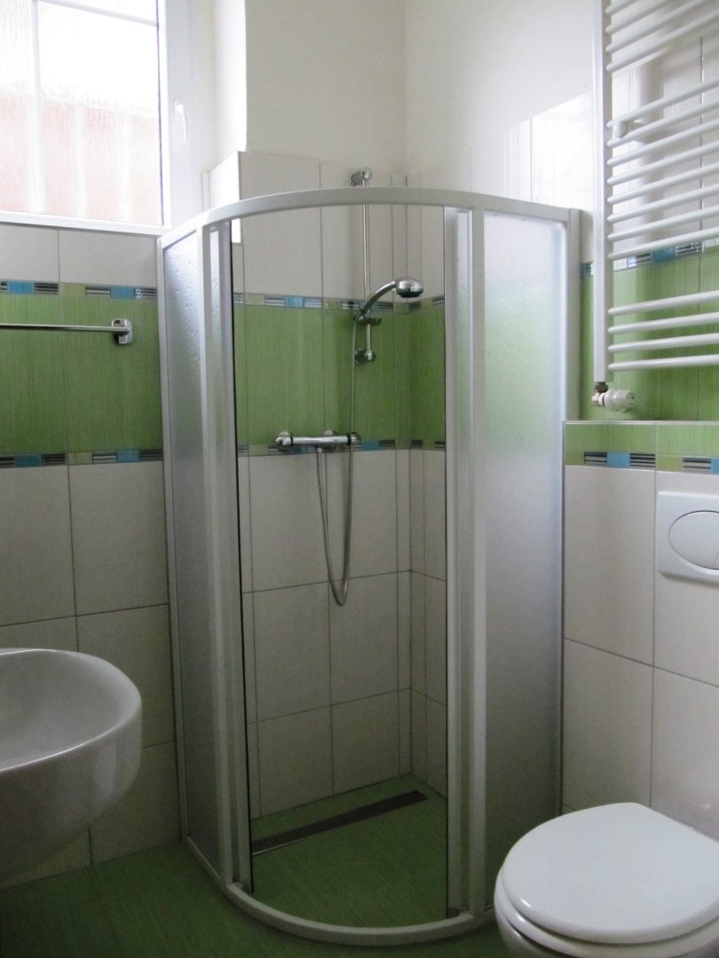 Světlý nezařízený prostor 3+kk (70m2) s výhledem do zahrady — foto 6