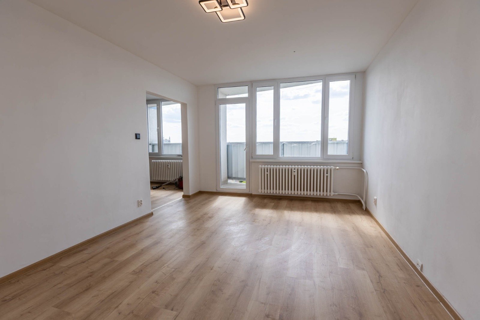 Krásný byt po rekonstrukci  — foto 7