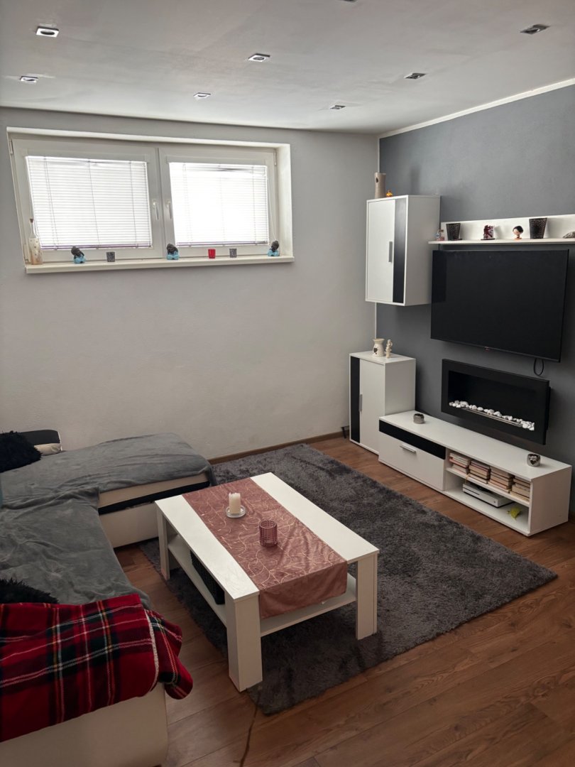 Na predaj priestranný 5-izbový rodinný dom v obci Selice pripravený stať sa vaším novým domovom — foto 5