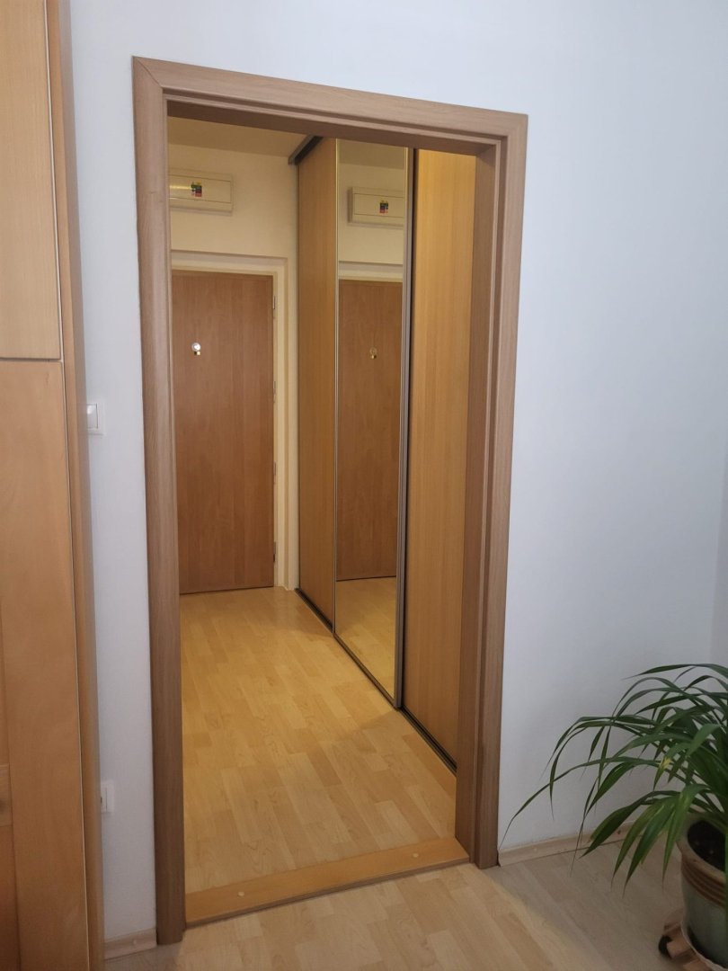 2 IZBOVÝ BYT VYŠEHRADSKÁ - BRATISLAVA PETRŽALKA — foto 3