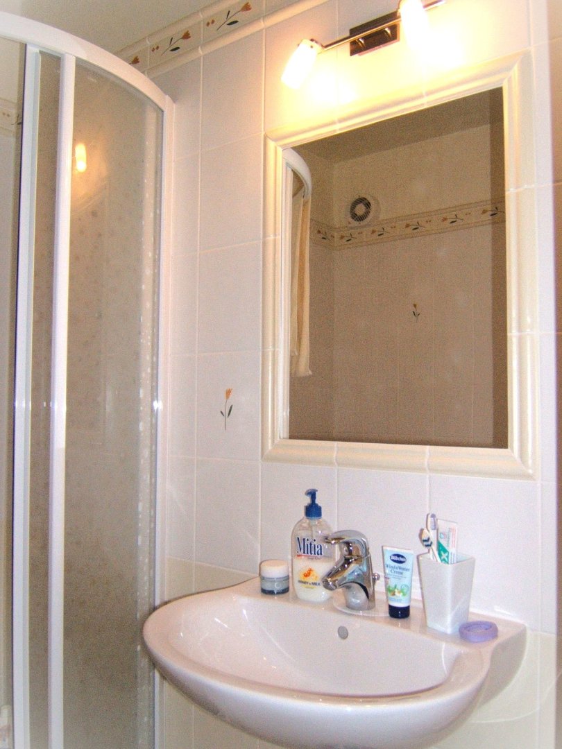 Svetlý, kompletne zariadený 3i byt s nádherným výhľadom – Žilina, Hájik — foto 11