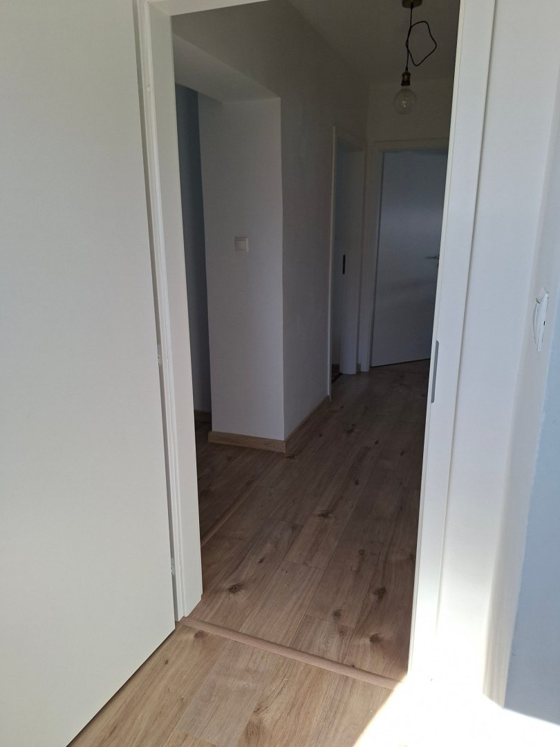 Malá Praha - NADŠTANDARDNÝ 3-IZBOVÝ BYT SO ZÁHRADOU A GARÁŽOU – ŽILINA, HALAŠOVA — foto 9