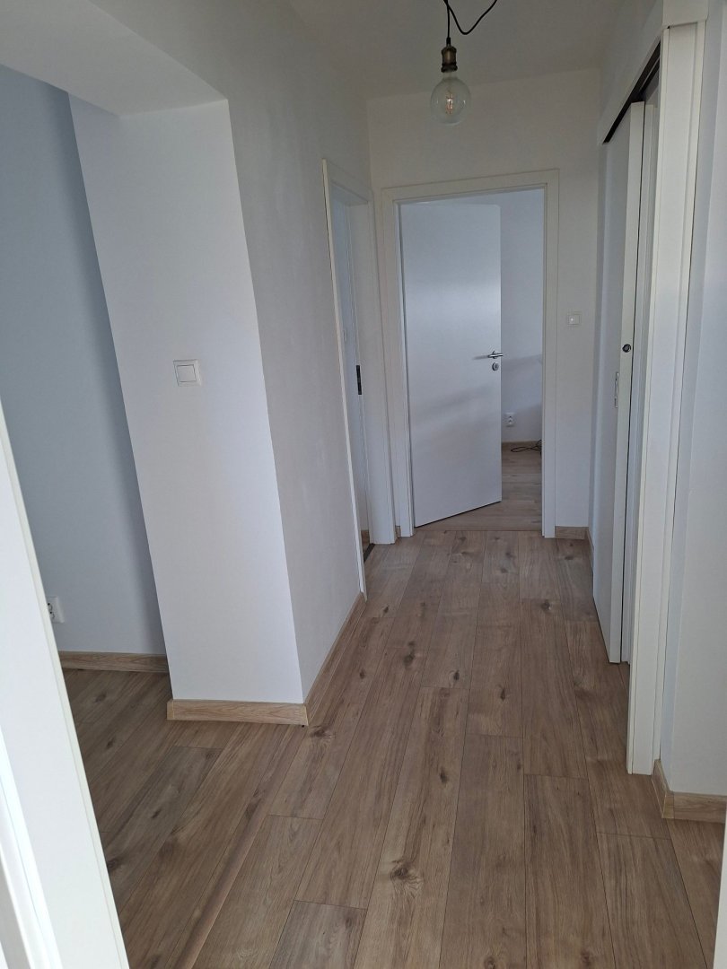 Malá Praha - NADŠTANDARDNÝ 3-IZBOVÝ BYT SO ZÁHRADOU A GARÁŽOU – ŽILINA, HALAŠOVA — foto 10
