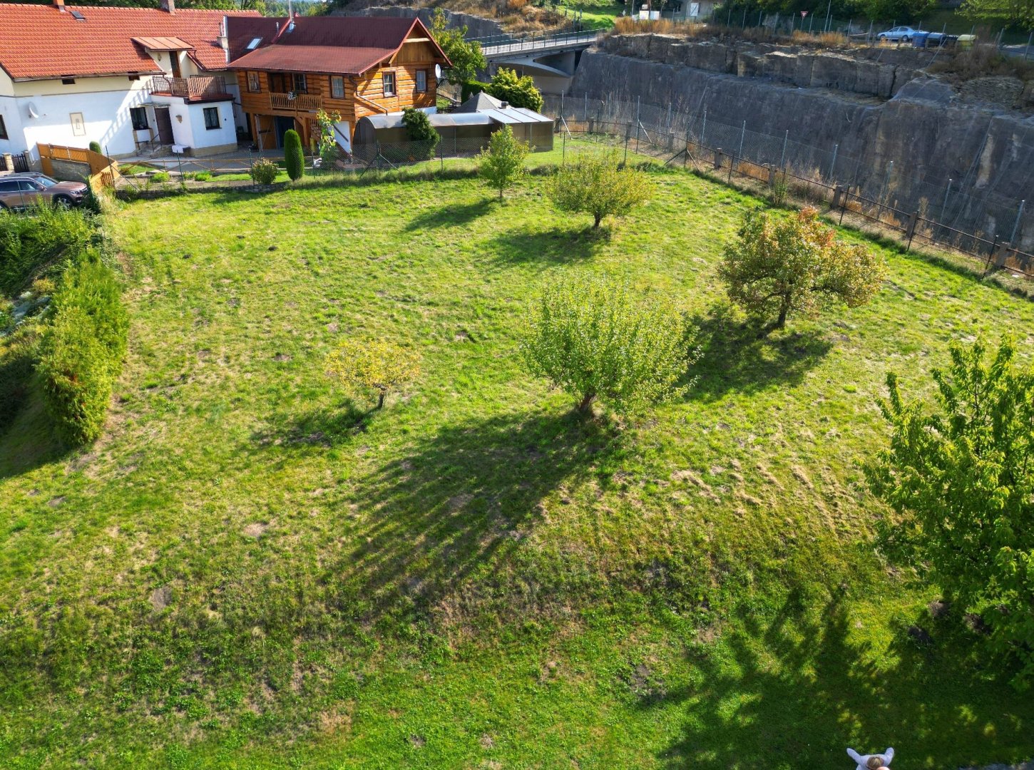 Exkluzivní stavební pozemek (1 200 m²) v srdci Chocně