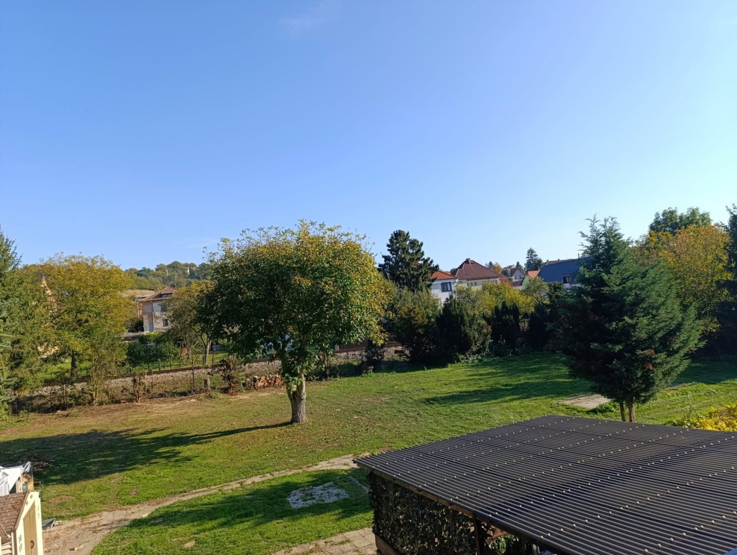 Atypická nemovitost v Čerčanech s rozsáhlým pozemkem 2479 m² — foto 1