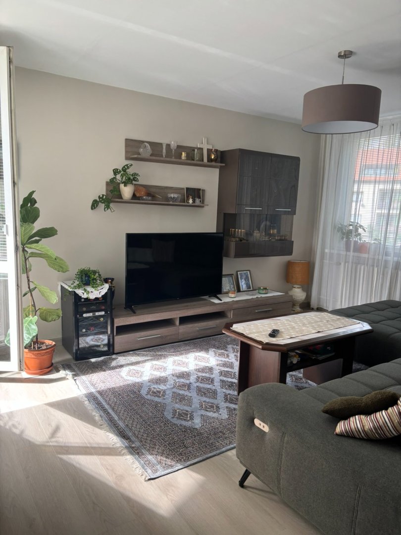 Prodej bytu 3+1 (72,2 m²) s lodžií a sklepem na Hřebenkách  — foto 2