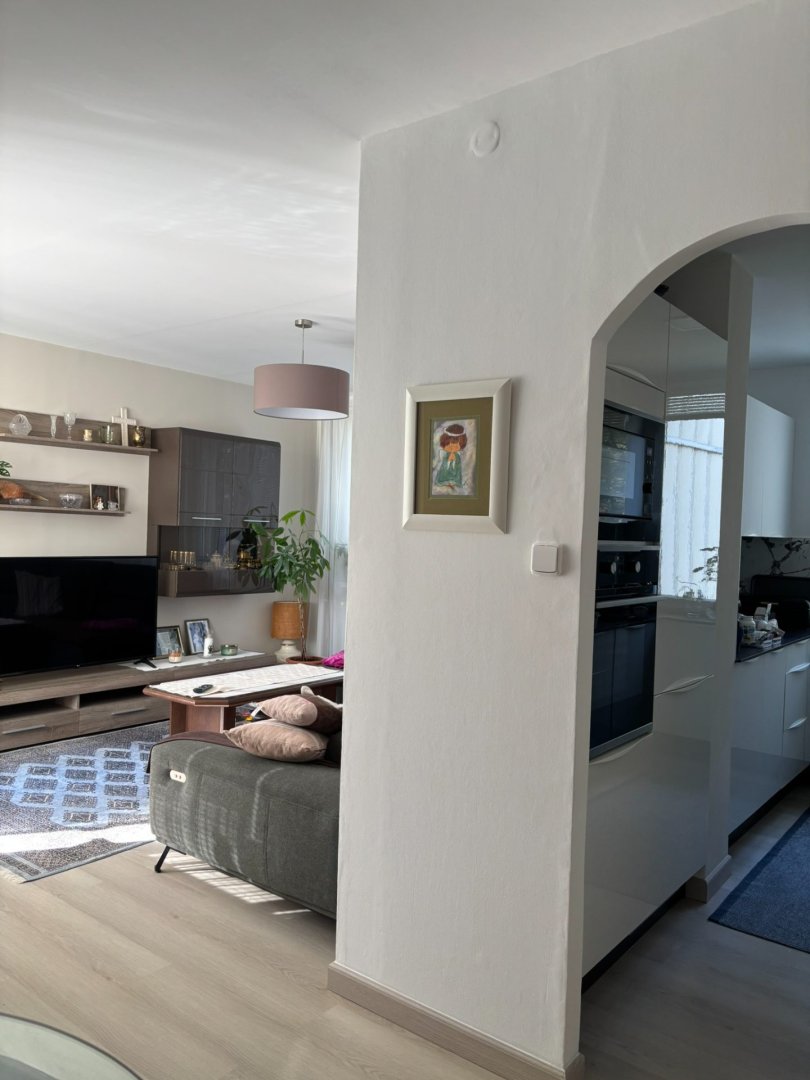 Prodej bytu 3+1 (72,2 m²) s lodžií a sklepem na Hřebenkách  — foto 3