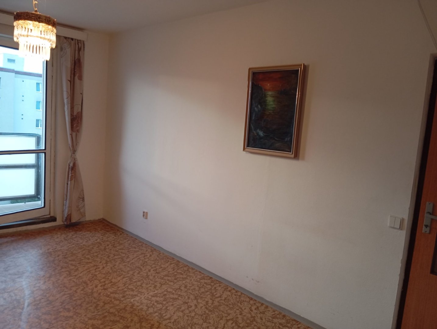 Na predaj: Priestranný 1-izb. byt 41,1 m2 s novou loggiou a výťahom, murovaným bytovým jadrom — foto 7