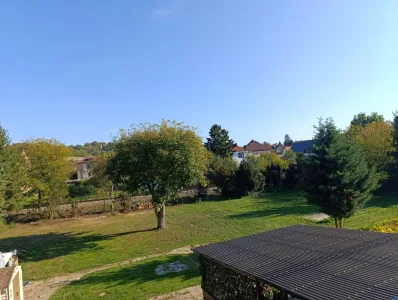 Atypická nemovitost v Čerčanech s rozsáhlým pozemkem 2479 m²