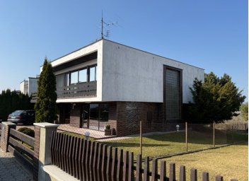 RD Hranice, zast. pl. 142 m2, poz. o vým. 530 m2