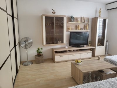 2 IZBOVÝ BYT VYŠEHRADSKÁ - BRATISLAVA PETRŽALKA